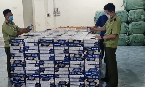 Phú Yên: Chặn đứng xe tải chở 10.000 chai bia, sữa Ensure không có hóa đơn, chứng từ
