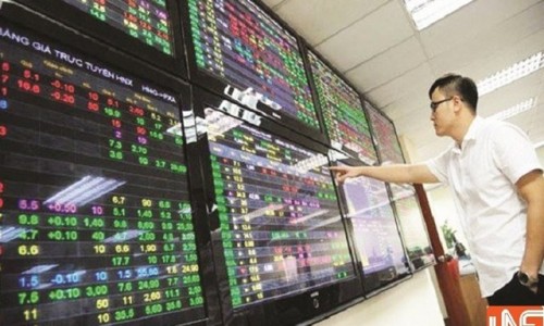 Doanh nghiệp ồ ạt chia cổ tức bằng cổ phiếu: Nhà đầu tư vui hay buồn?