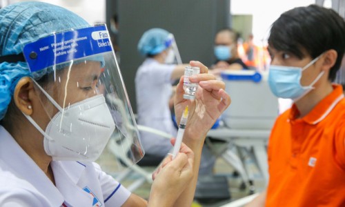 Việt Nam: Những thay đổi trong chiến dịch tiêm chủng vắc xin lớn nhất lịch sử