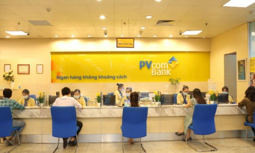 Thực hư chuyện PVCombank yêu cầu F0 đang cách ly ra quầy rút tiền