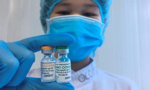 Thủ tướng yêu cầu giảm bớt quy trình cấp phép vắc-xin Nanocovax