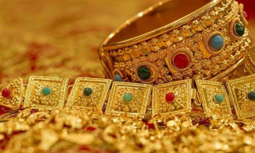 Giá vàng thế giới giảm nhẹ, vẫn trên 1.800 USD/ounce