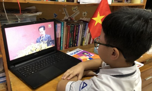 Bộ GD&ĐT đề nghị tăng băng thông, giảm giá cước Internet cho hoạt động dạy học online