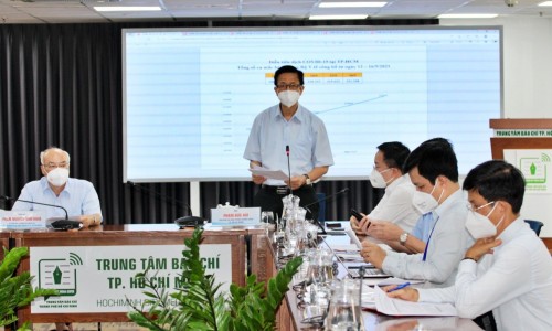 TPHCM chưa rút ngắn thời gian giữa 2 mũi tiêm vaccine AstraZeneca