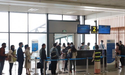 Bộ Y tế đề xuất: Khách đi máy bay, tàu hoả không cần xét nghiệm nếu đã tiêm 1 mũi vắc xin