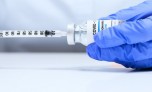 Các hãng dược 'chạy đua' nghiên cứu vaccine trị siêu biến thể Omicron