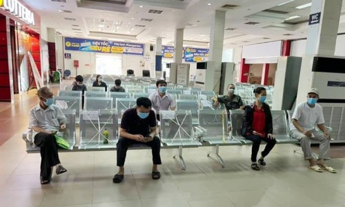 Thị trường trầm lắng, tàu xe Tết xoay xở tìm cách thu hút khách