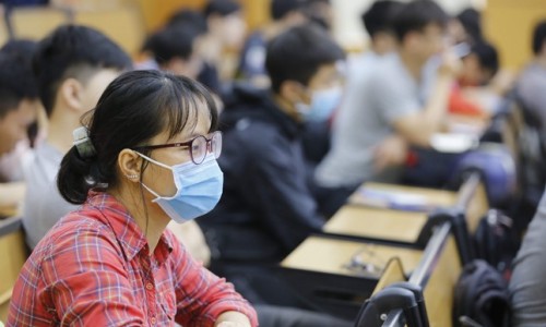 Bộ GD&ĐT lên tiếng về kiến nghị miễn học phí cho những ngành khoa học cơ bản
