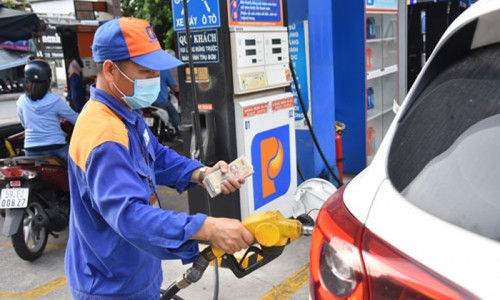 Tại sao doanh nghiệp không mặn mà bán mặc dù giá xăng tăng?