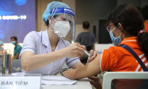 Yêu cầu làm rõ trách nhiệm việc chậm mua vaccine cho trẻ từ 5 - 12 tuổi
