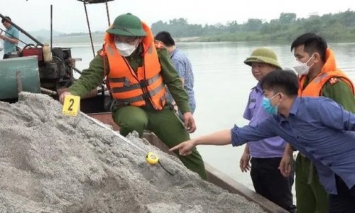 Nghệ An: Khởi tố vụ án liên quan đến khai thác cát “lậu”
