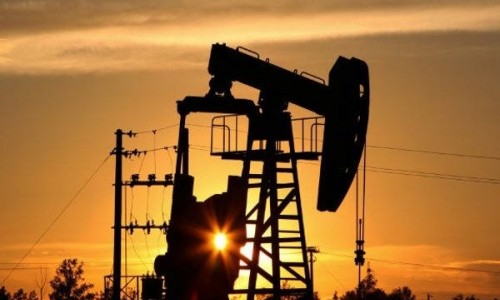 Giá dầu chững ở mức hơn 106 USD/thùng