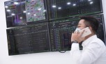 VN-Index bất ngờ để mất điểm ở những phút cuối phiên