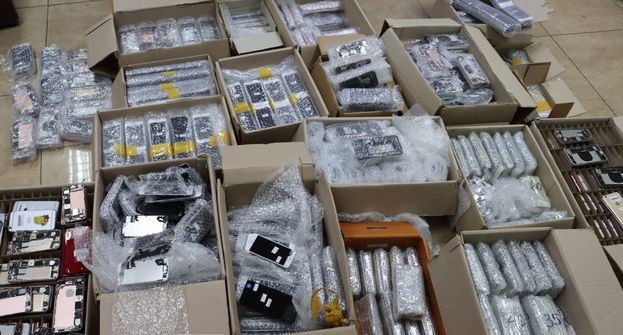 Nhập lậu hơn 600 chiếc điện thoại từ Hàn Quốc về Việt Nam bằng hình thức xé lẻ