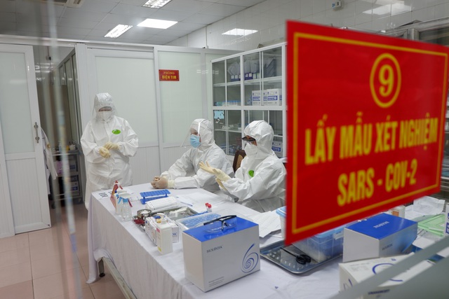 Hà Nội: Một phụ nữ ở Cầu Giấy tái dương tính Covid-19 sau 2 ngày ra viện