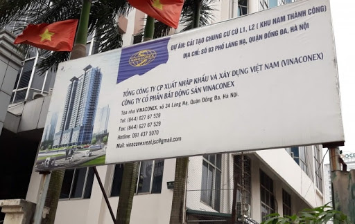 Thi công dự án Vinaconex 93 Láng Hạ: Thanh sắt đâm thủng mái nhà dân