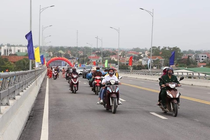 Thủ tướng Nguyễn Xuân Phúc dự lễ khánh thành cầu Cửa Hội nối 2 tỉnh Nghệ An và Hà Tĩnh
