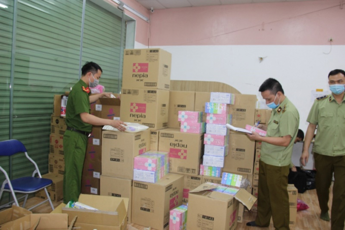 Hưng Yên: Bắt kho hàng mỹ phẩm, thực phẩm chức năng nghi nhập lậu