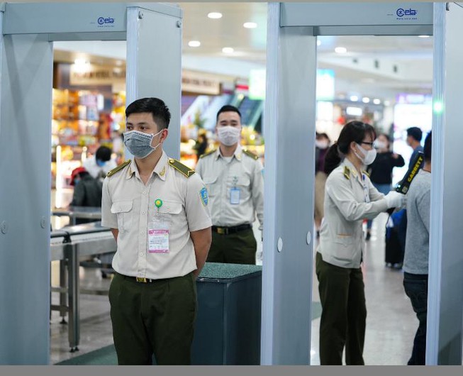 Bộ GTVT họp khẩn về ùn tắc tại sân bay Tân Sơn Nhất