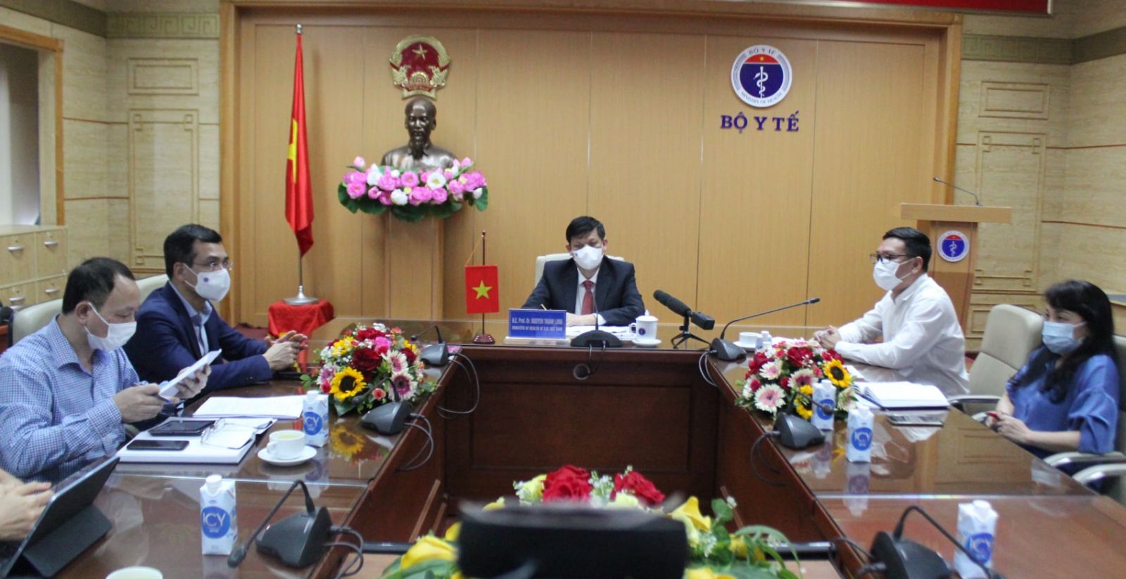 Việt Nam sẵn sàng hỗ trợ Lào chống đại dịch COVID-19