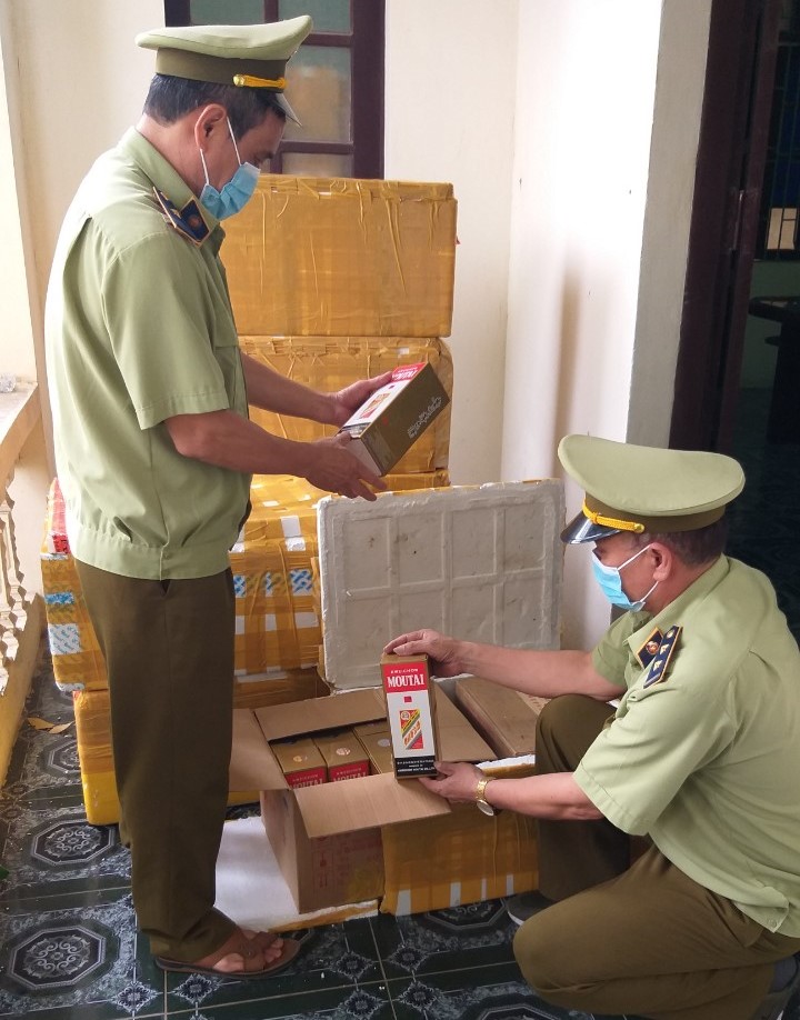 Bắc Ninh: Xử phạt 90 triệu đồng với đối tượng tàng trữ hơn 400 chai rượu nhập lậu