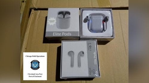 Thu giữ 36.000 tai nghe AirPods nhái có xuất xứ từ Trung Quốc