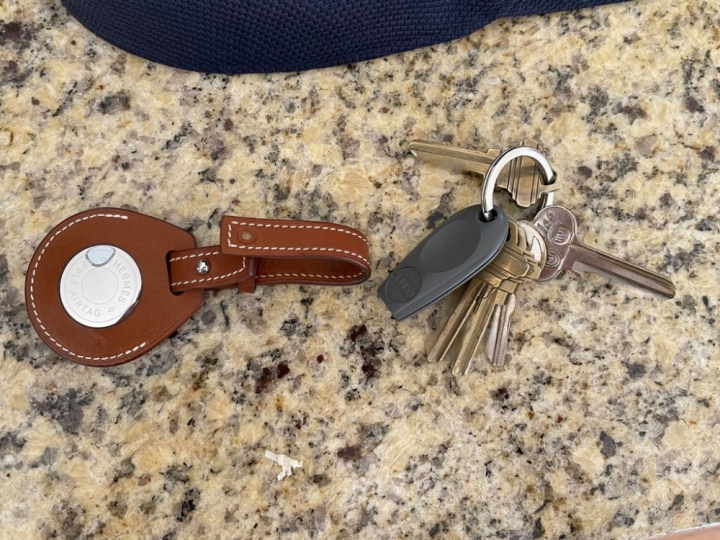 Hermès AirTag bị dừng bán do không đảm bảo chất lượng