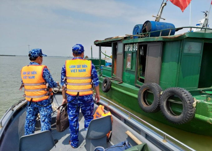 Tạm giữ 25.000 lít dầu DO không rõ nguồn gốc