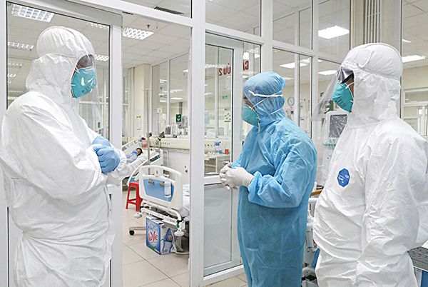 3 nhân viên bệnh viện nghi mắc COVID-19, Sở Y tế chỉ đạo khẩn