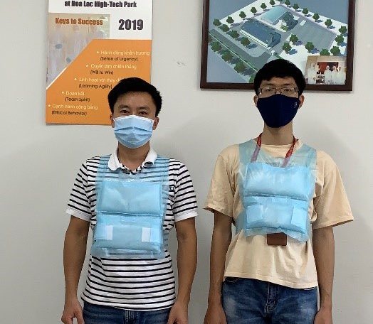 Áo ACG - Sáng chế giúp hỗ trợ nhân viên y tế chiến đấu với 'giặc dịch' tại tuyến đầu