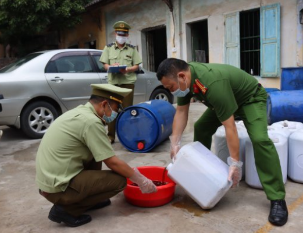 Dầu thừa, mỡ bẩn tràn lan thị trường - Thêm một mối lo về an toàn thực phẩm