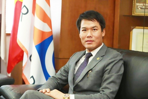 Kinh doanh trồi sụt, CEO Group 'thay tướng'