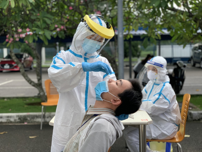 Trưa 14/7: Thêm 1.196 ca mắc Covid-19, tâm dịch Tp.HCM có 971 ca
