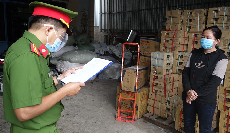 Triệt phá cơ sở sản xuất cà phê con chồn thượng hạng chứa 80% đậu nành