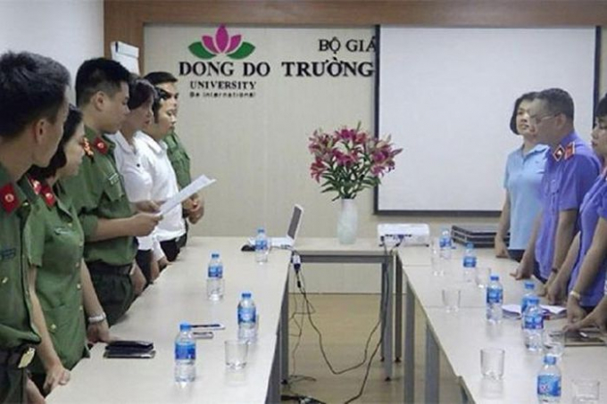 Truy tố 10 bị can "đổi tiền lấy bằng" tại Đại học Đông Đô