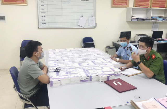 Hà Nội: Thu giữ hơn 1.000 bộ kit test nhanh COVID-19 không rõ xuất xứ