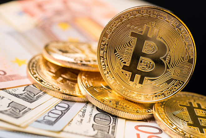 "Cá voi" tranh thủ mua thêm tiền ảo Bitcoin khi giá giảm