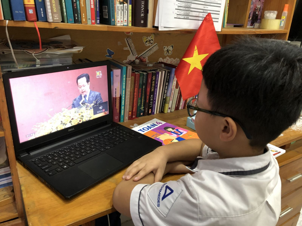 Bộ GD&ĐT đề nghị tăng băng thông, giảm giá cước Internet cho hoạt động dạy học online