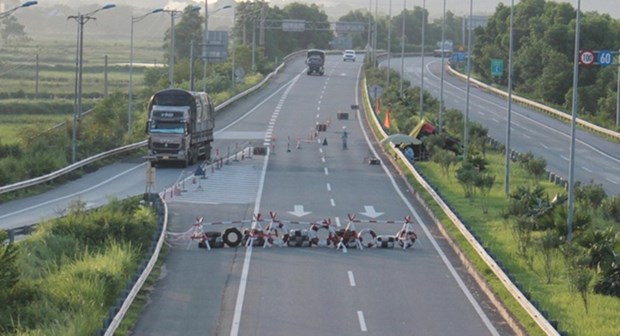 Tài xế "tố" VEC chặn đường, gom xe tận thu phí: Phó Thủ tướng chỉ đạo nóng
