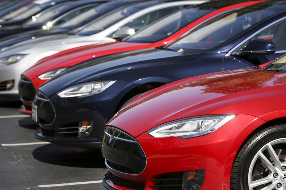 Tesla triệu hồi gần 12.000 ô tô do lỗi hệ thống cảnh báo va chạm