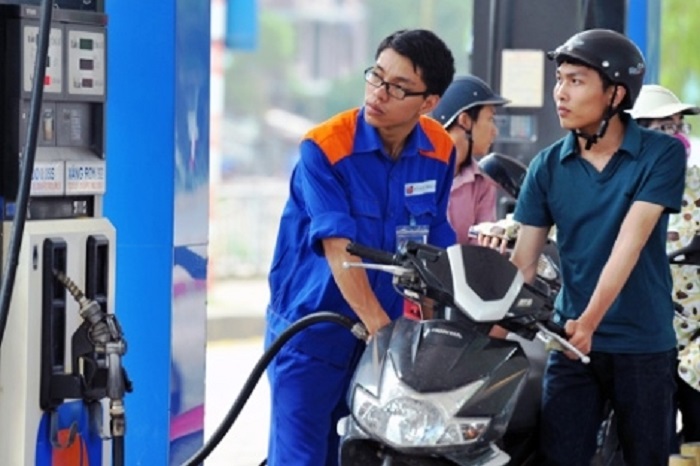 Cần triển khai các gói hỗ trợ tài chính để kiềm chế đà tăng giá xăng dầu