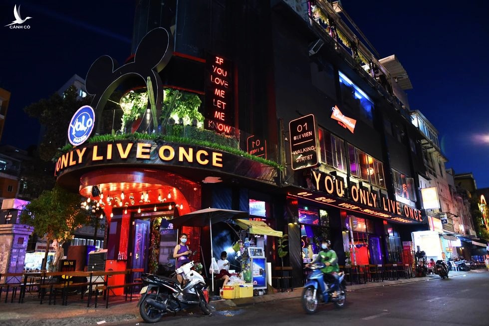 TP.HCM: Karaoke, vũ trường, xe ôm công nghệ được phép hoạt động ở vùng xanh