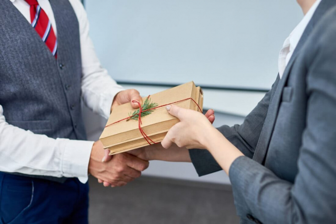 Nghiêm cấm biếu, tặng quà Tết cho lãnh đạo các cấp