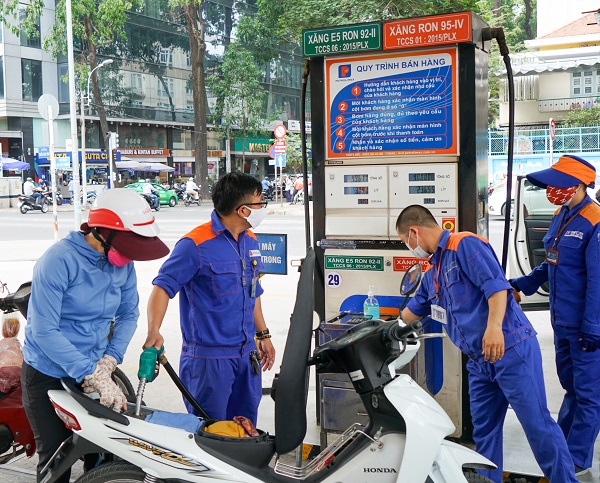 Giá xăng dầu hôm nay duy trì tăng nhẹ