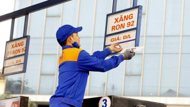 Giá xăng tăng gần 500 đồng/lít