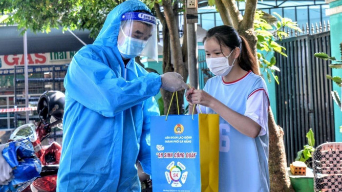 Về quê ăn tết: Người dân đắn đo, lãnh đạo địa phương gửi "thư ngỏ"