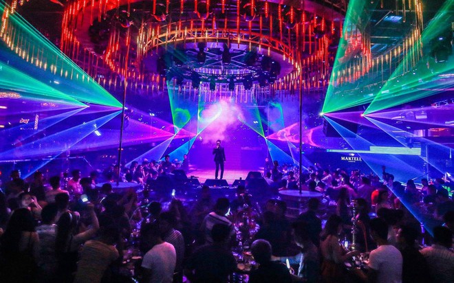 Mở lại karaoke, vũ trường cần căn cứ cấp độ dịch ở từng địa phương