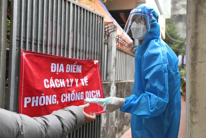 Người lao động bị F0 cần làm gì để nhận trợ cấp ốm đau từ BHXH?