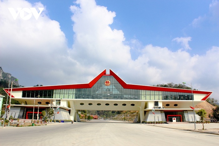 Tạm thời dừng thông quan hàng hóa xuất nhập khẩu tại cửa khẩu quốc tế Hữu Nghị
