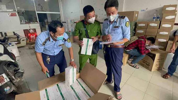 Tp.HCM phá đường dây mua bán lậu thuốc điều trị Covid-19 lớn